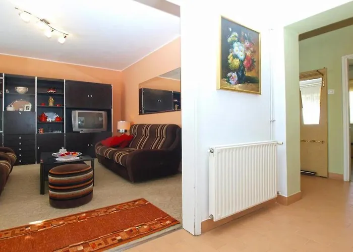 Апартаменты Leni Пула