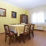 Leni Apartament