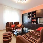 Leni Apartament *