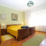 Leni Apartament *