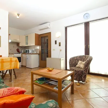 Leni Apartament *