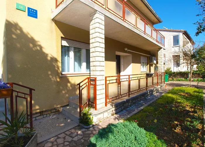 Leni Apartamento Pula