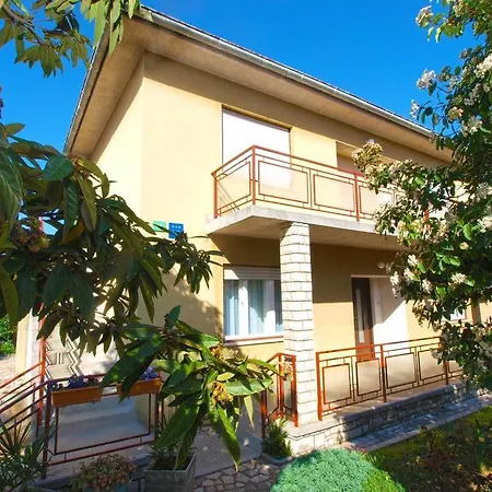 Leni Apartmán